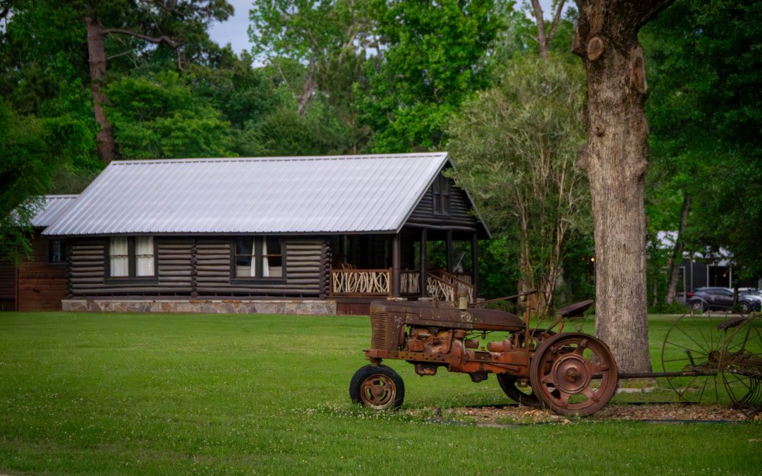 Romantic Cabins Near Houston: Cozy Cabin Getaways With Hot Tub Options